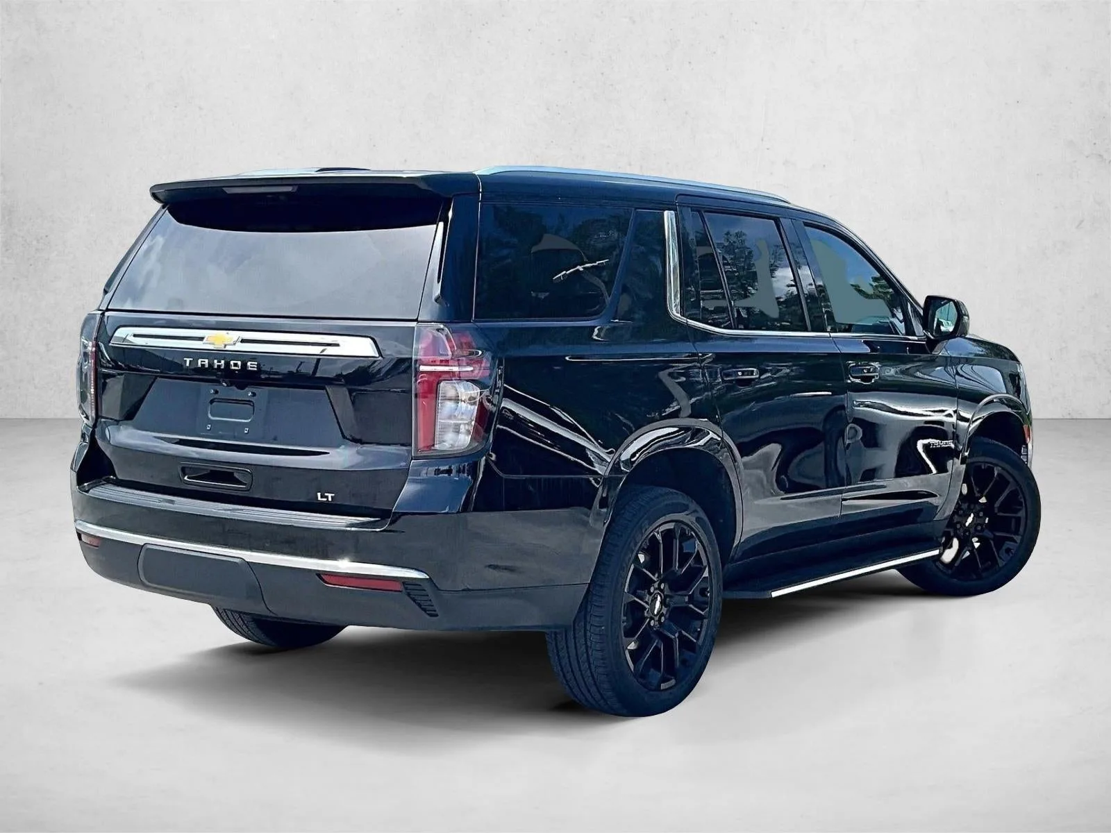 2023 Chevrolet Tahoe LT photo 2