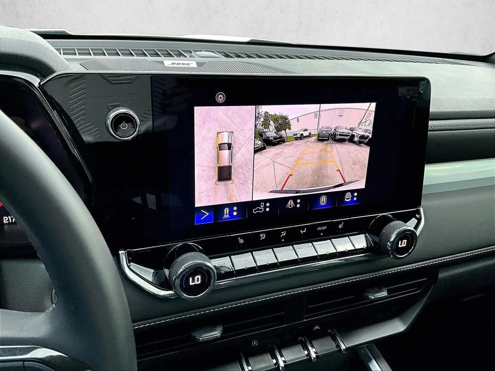 2024 Chevrolet Colorado LT photo 23