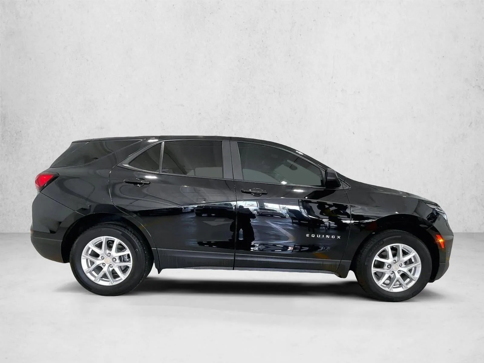 2023 Chevrolet Equinox LS photo 5