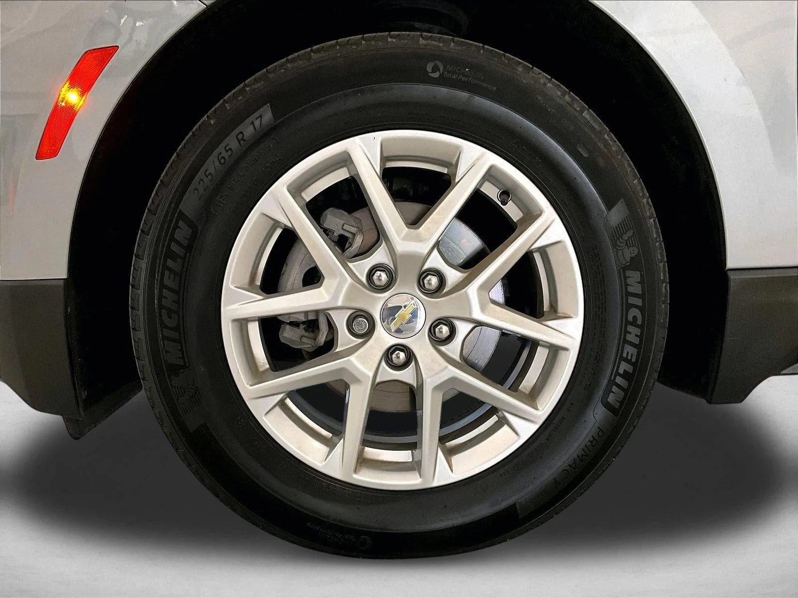 2024 Chevrolet Equinox LS photo 10