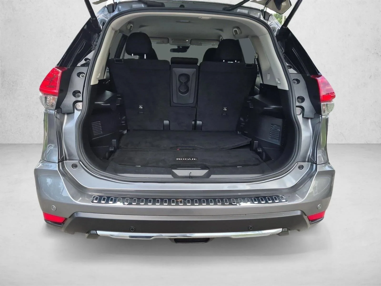 2020 Nissan Rogue FWD SV photo 6