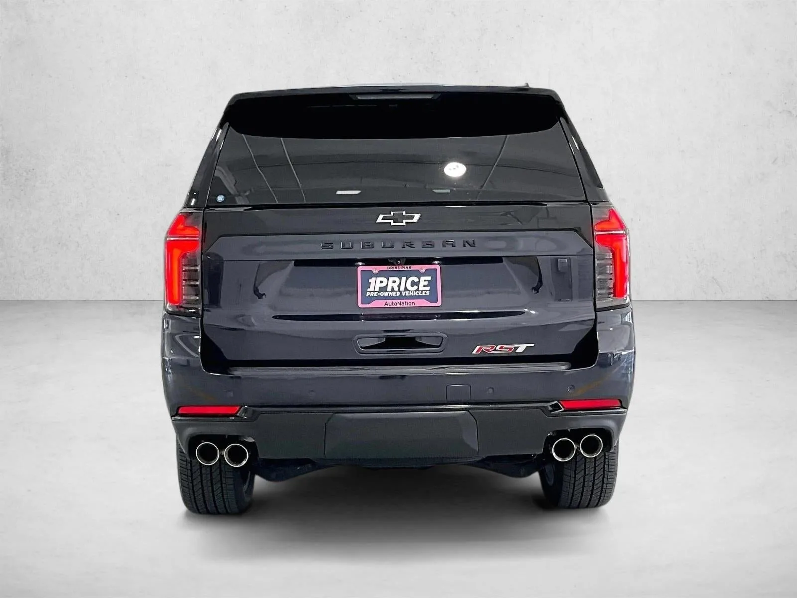 2025 Chevrolet Suburban RST photo 4