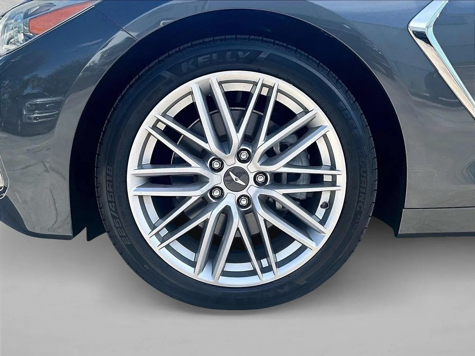 2020 Genesis G70 2.0T RWD photo 10