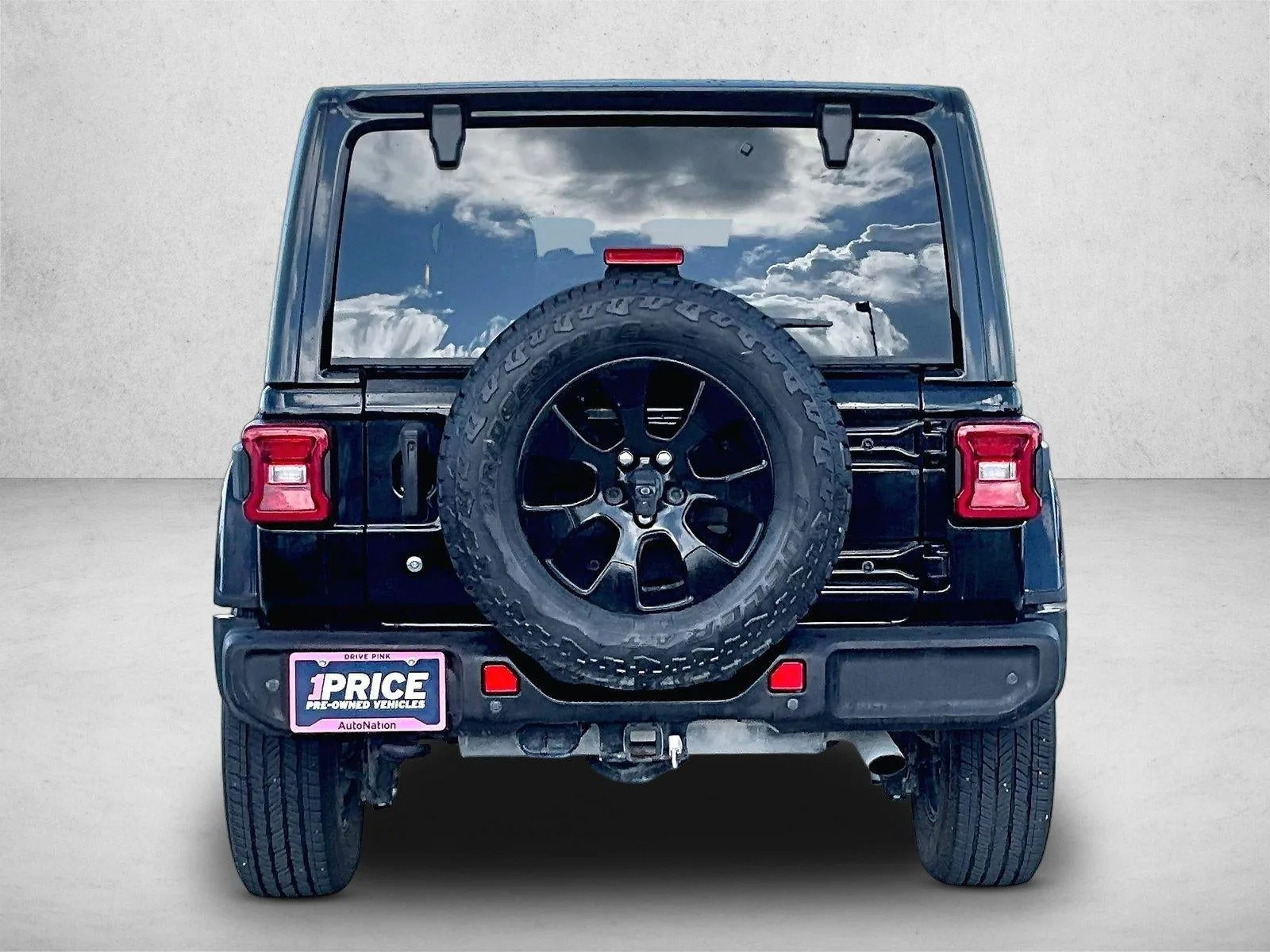 2019 Jeep Wrangler Unlimited Sahara 4x4 photo 4