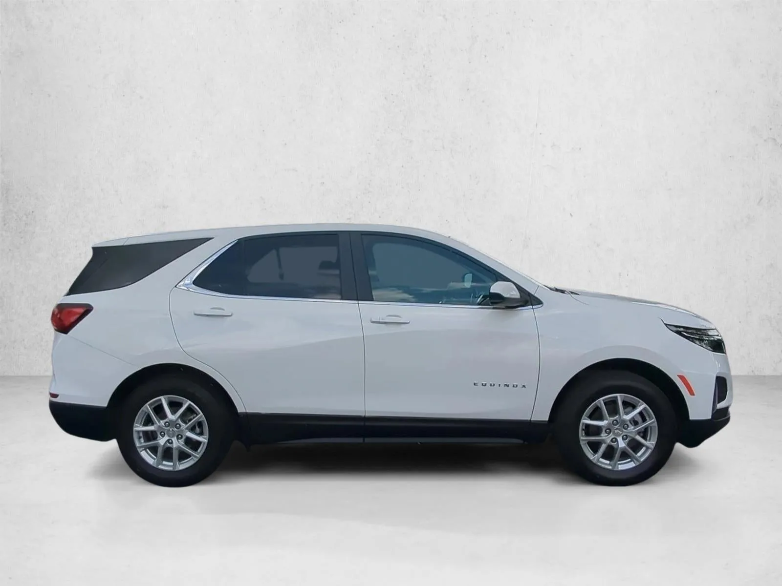 2024 Chevrolet Equinox LT photo 4