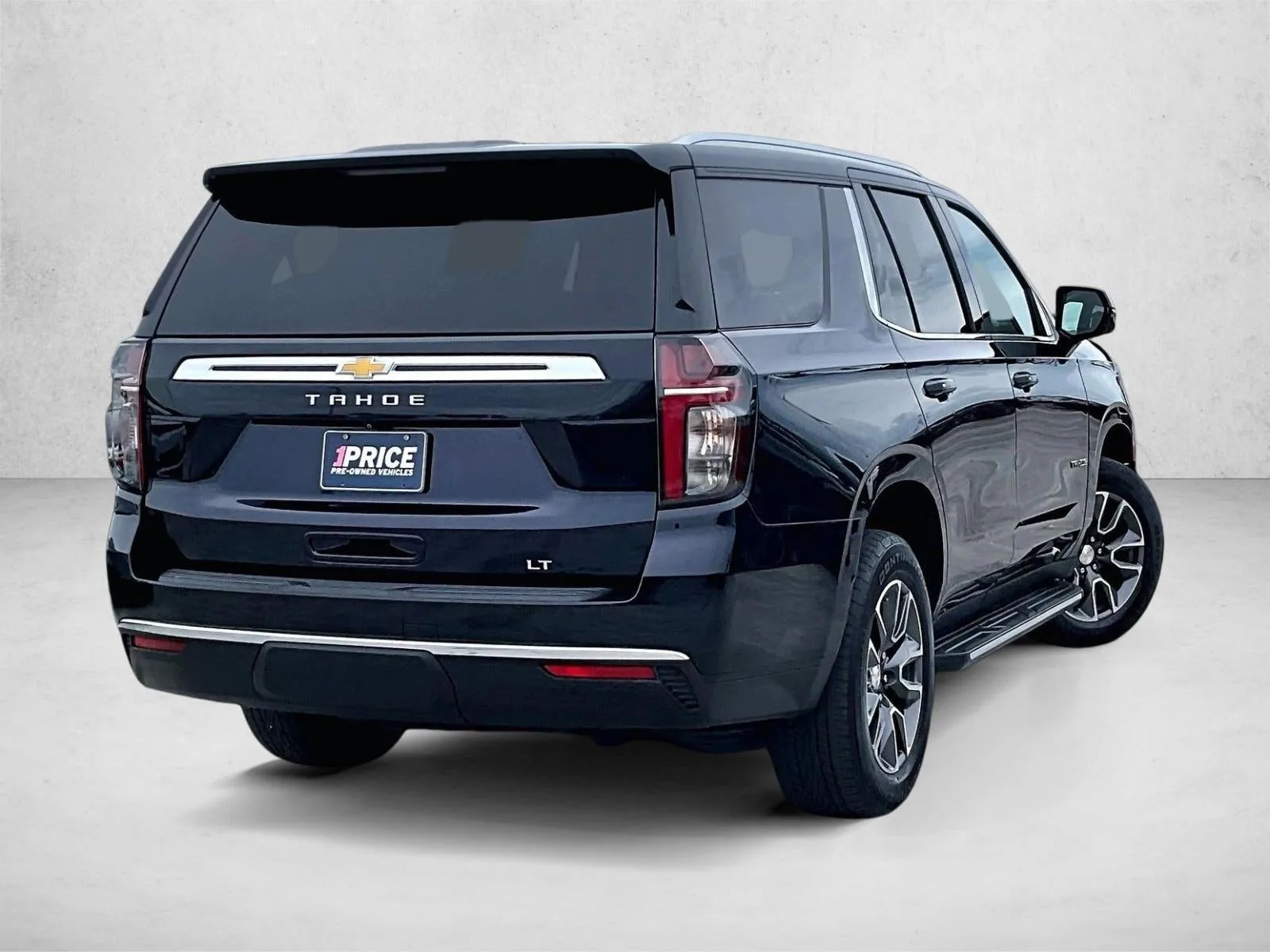 2023 Chevrolet Tahoe LT photo 2