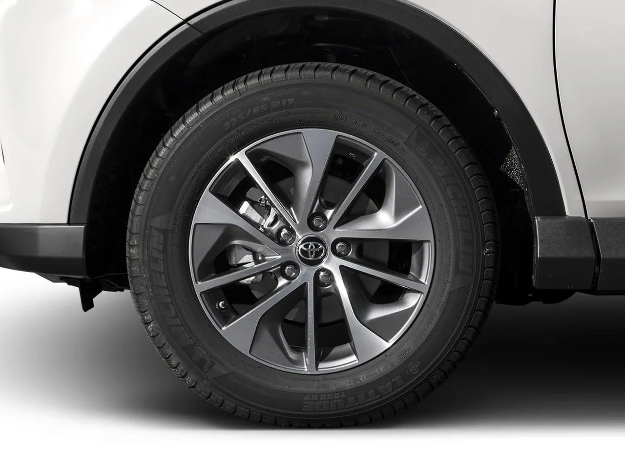 2018 Toyota RAV4 Hybrid LE AWD (Natl) photo 10
