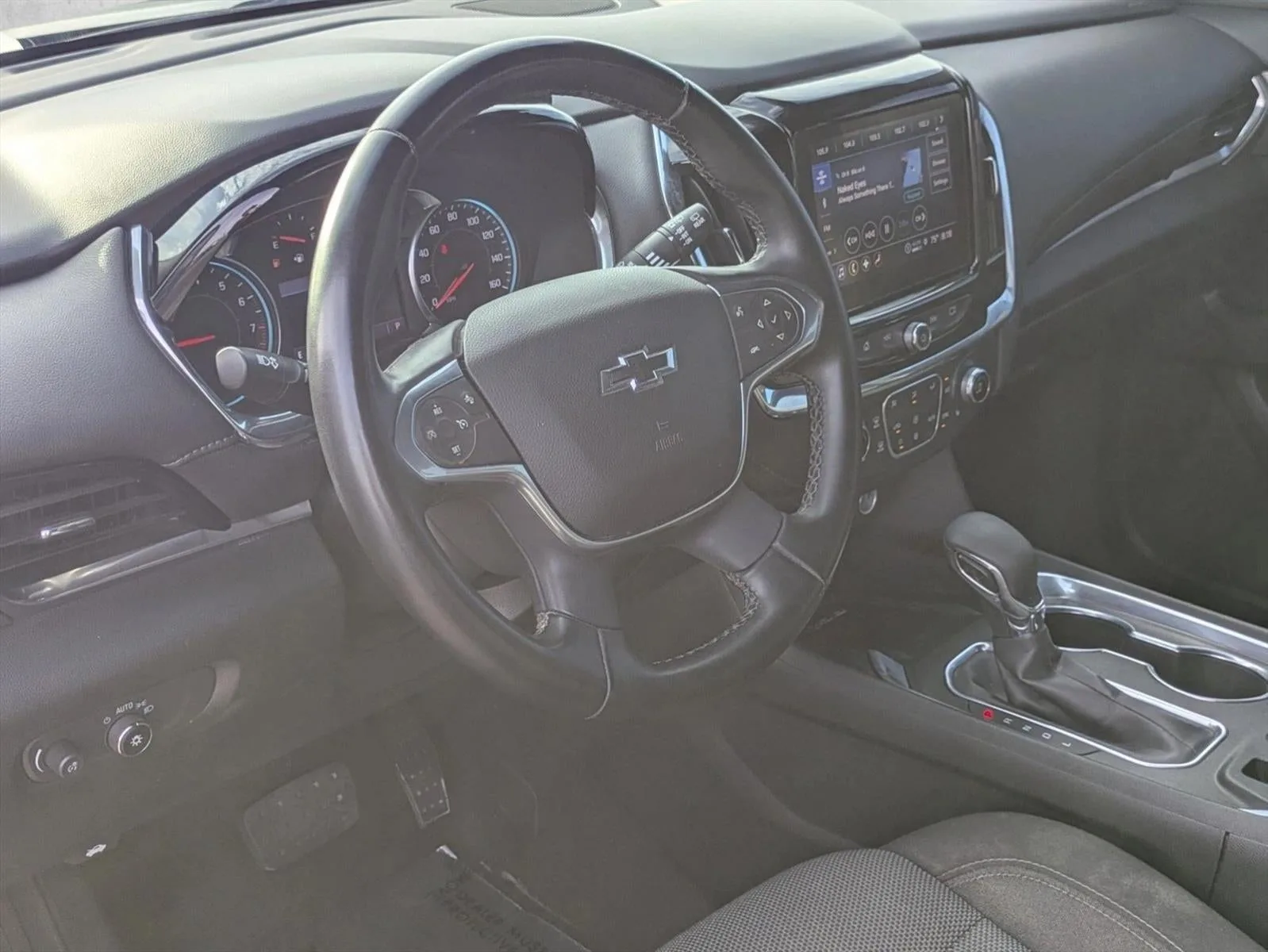 2023 Chevrolet Traverse LT Cloth photo 10