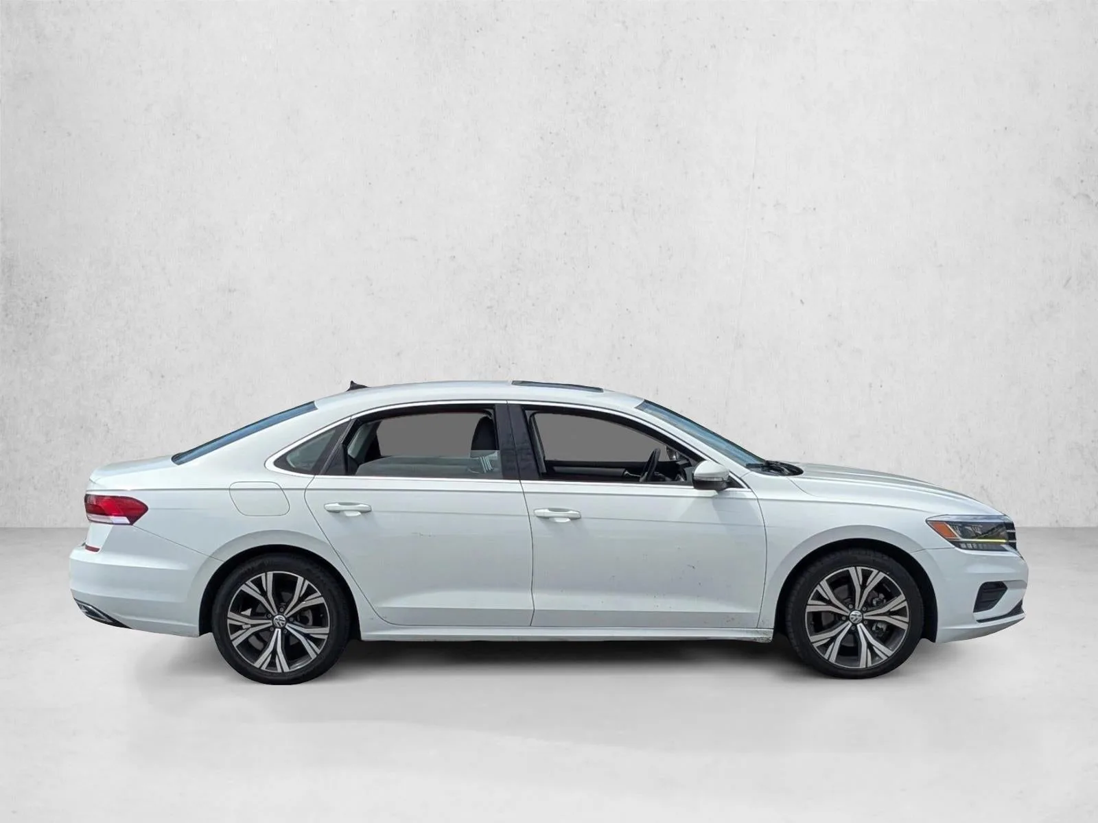 2022 Volkswagen Passat 2.0T SE Auto photo 4