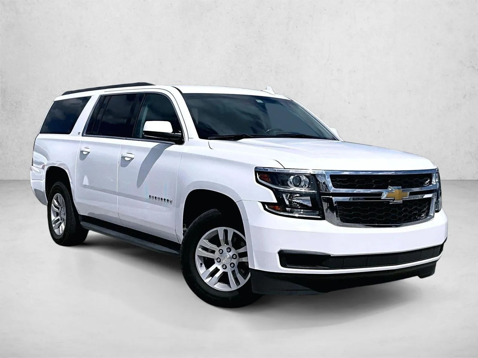 2018 Chevrolet Suburban LT photo 12