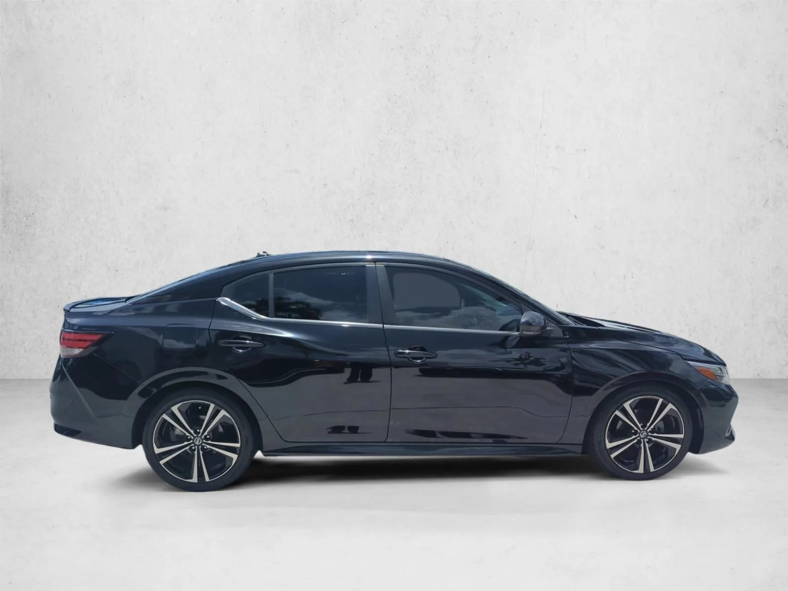 2020 Nissan Sentra SR CVT photo 4