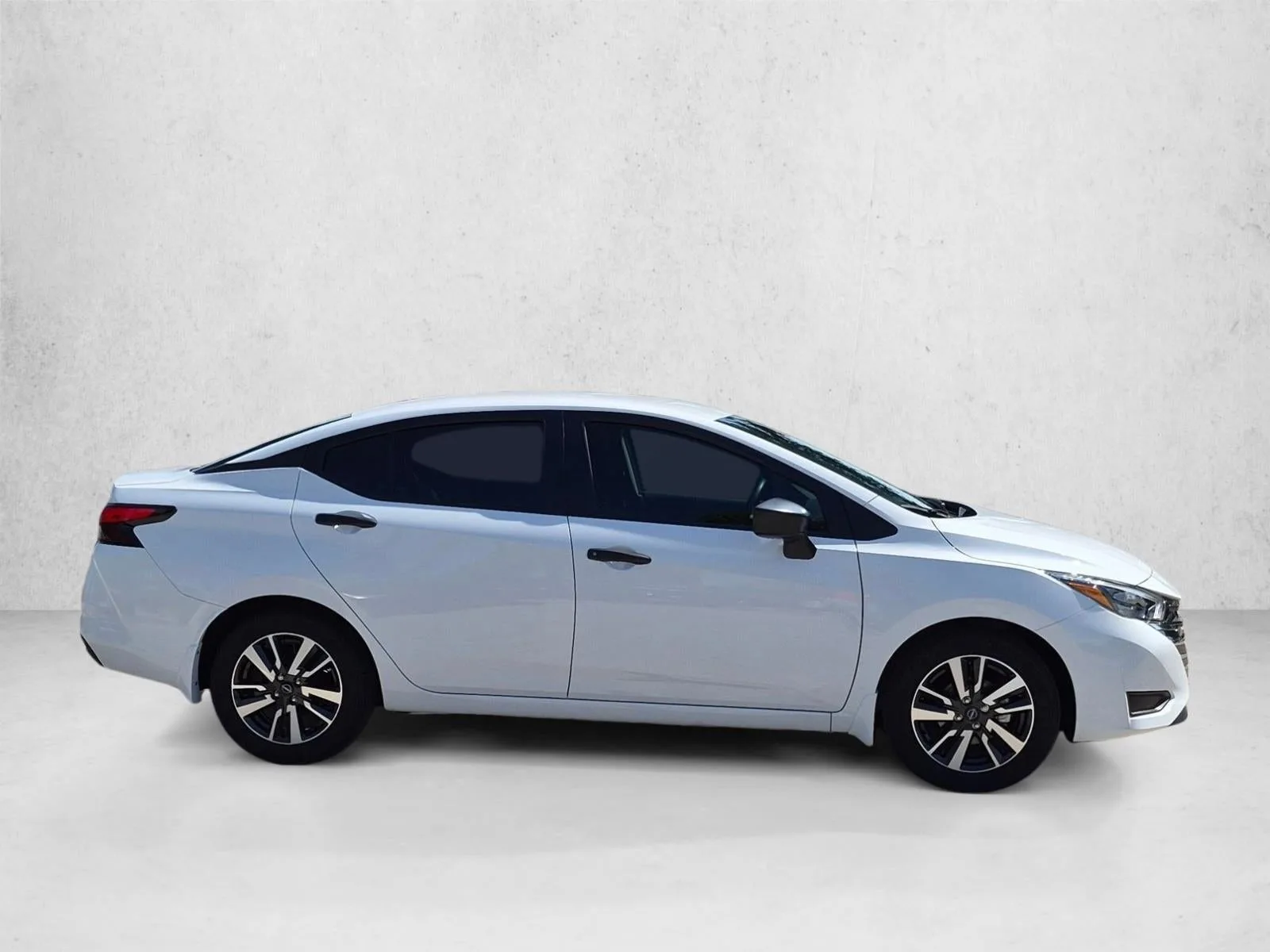 2025 Nissan Versa S CVT photo 4
