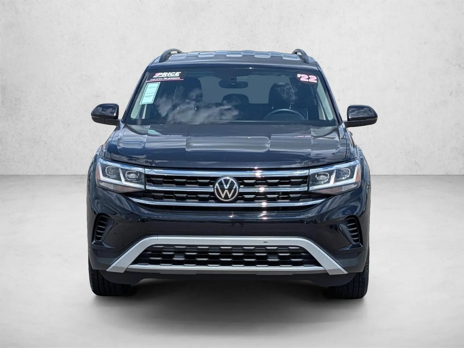 2022 Volkswagen Atlas 2.0T SE FWD photo 2