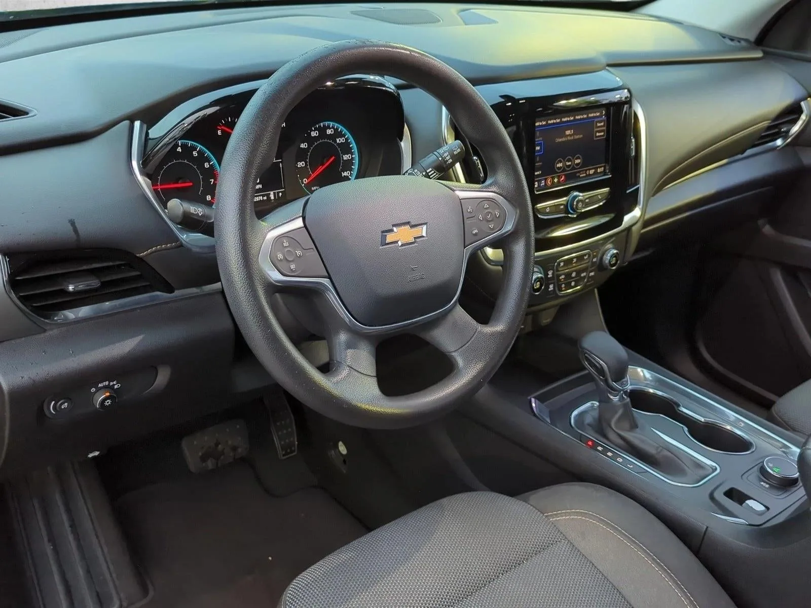 2021 Chevrolet Traverse FWD 1LS photo 10