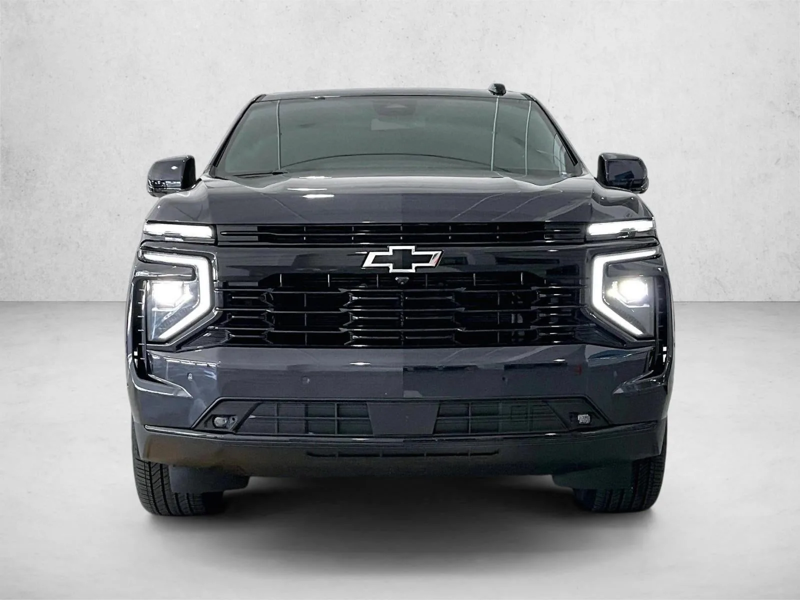 2025 Chevrolet Suburban RST photo 3