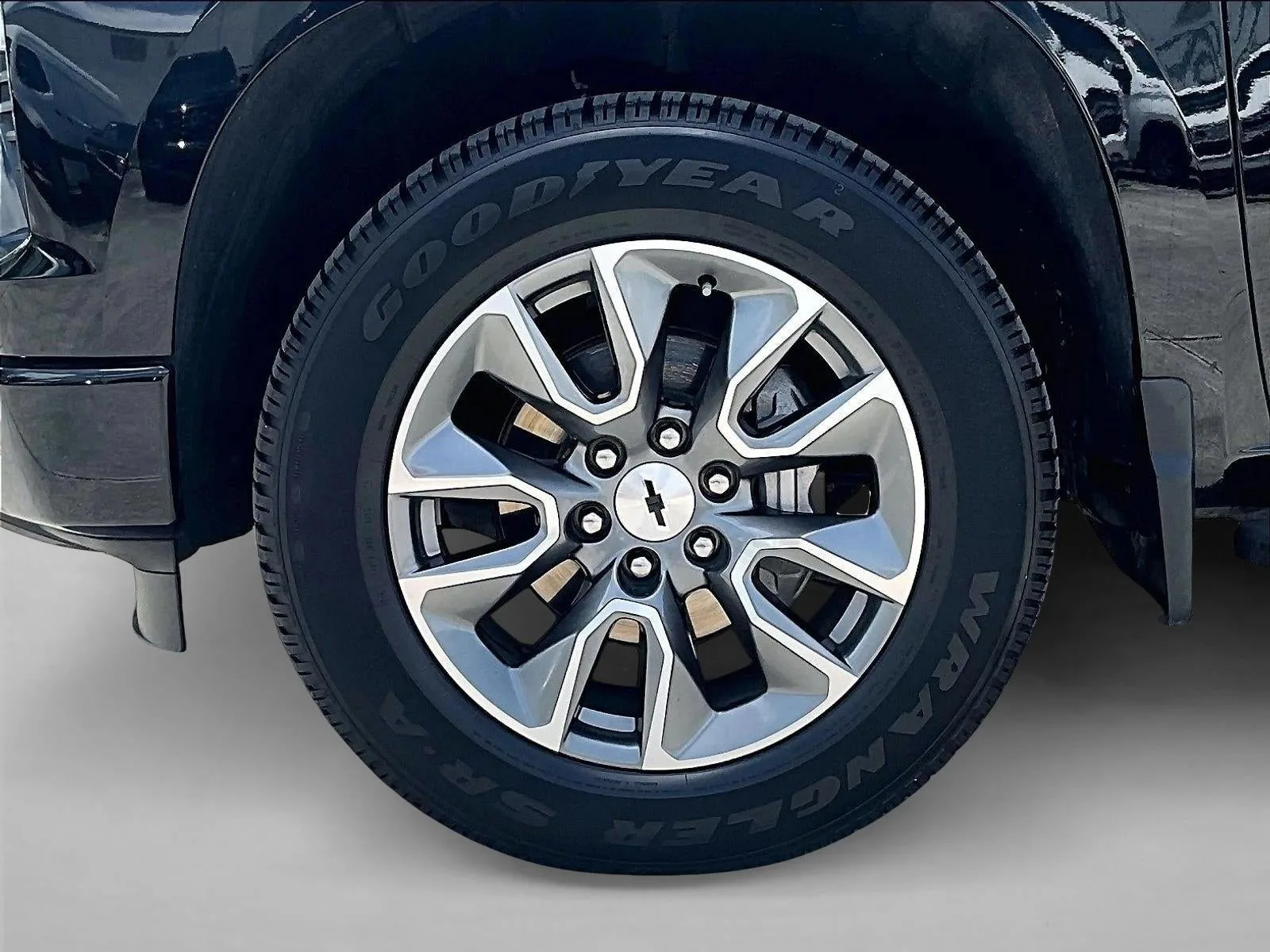 2024 Chevrolet Silverado 1500 RST photo 10