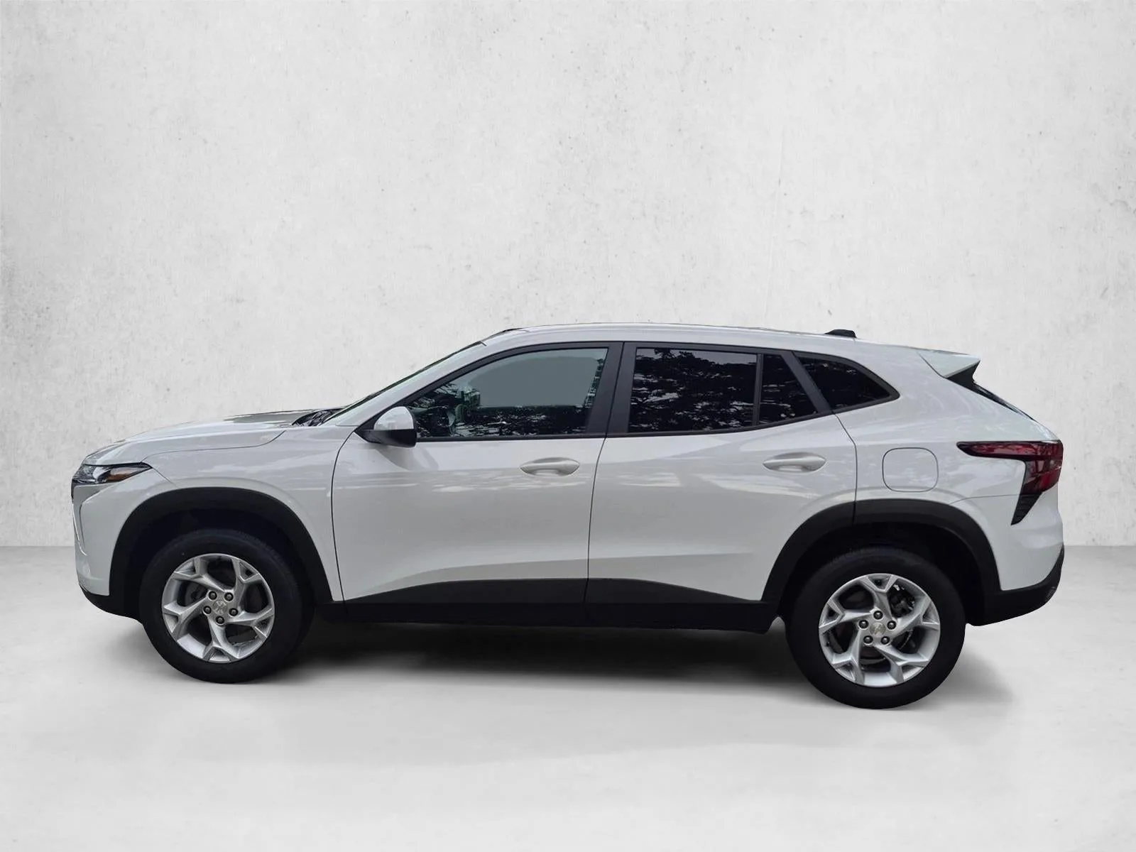 2025 Chevrolet Trax LS photo 5
