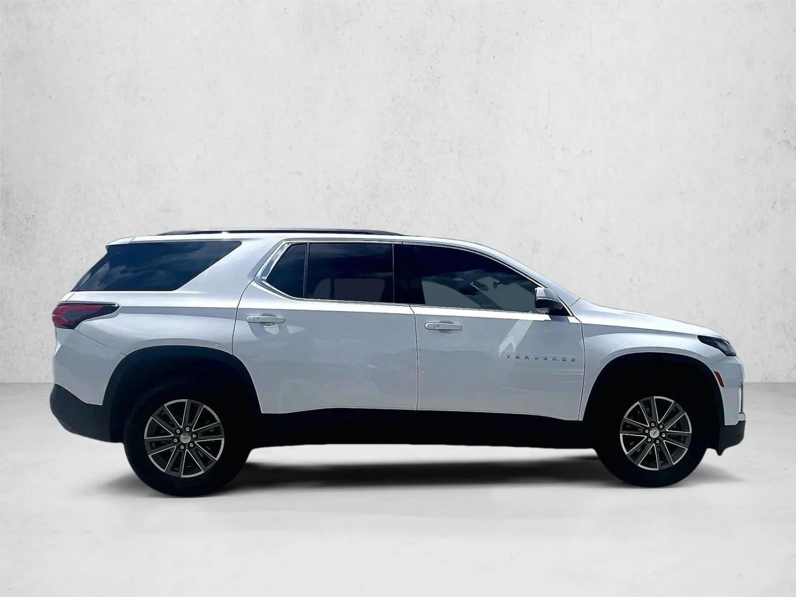 2023 Chevrolet Traverse LT Cloth photo 5