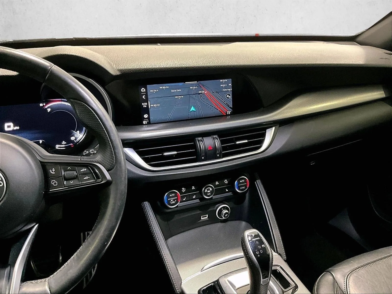 2024 Alfa Romeo Stelvio Ti AWD photo 8