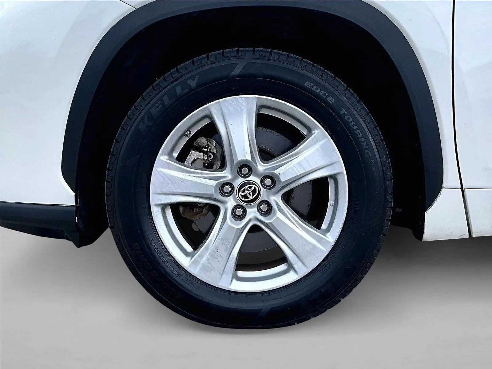 2021 Toyota Highlander Hybrid LE photo 10
