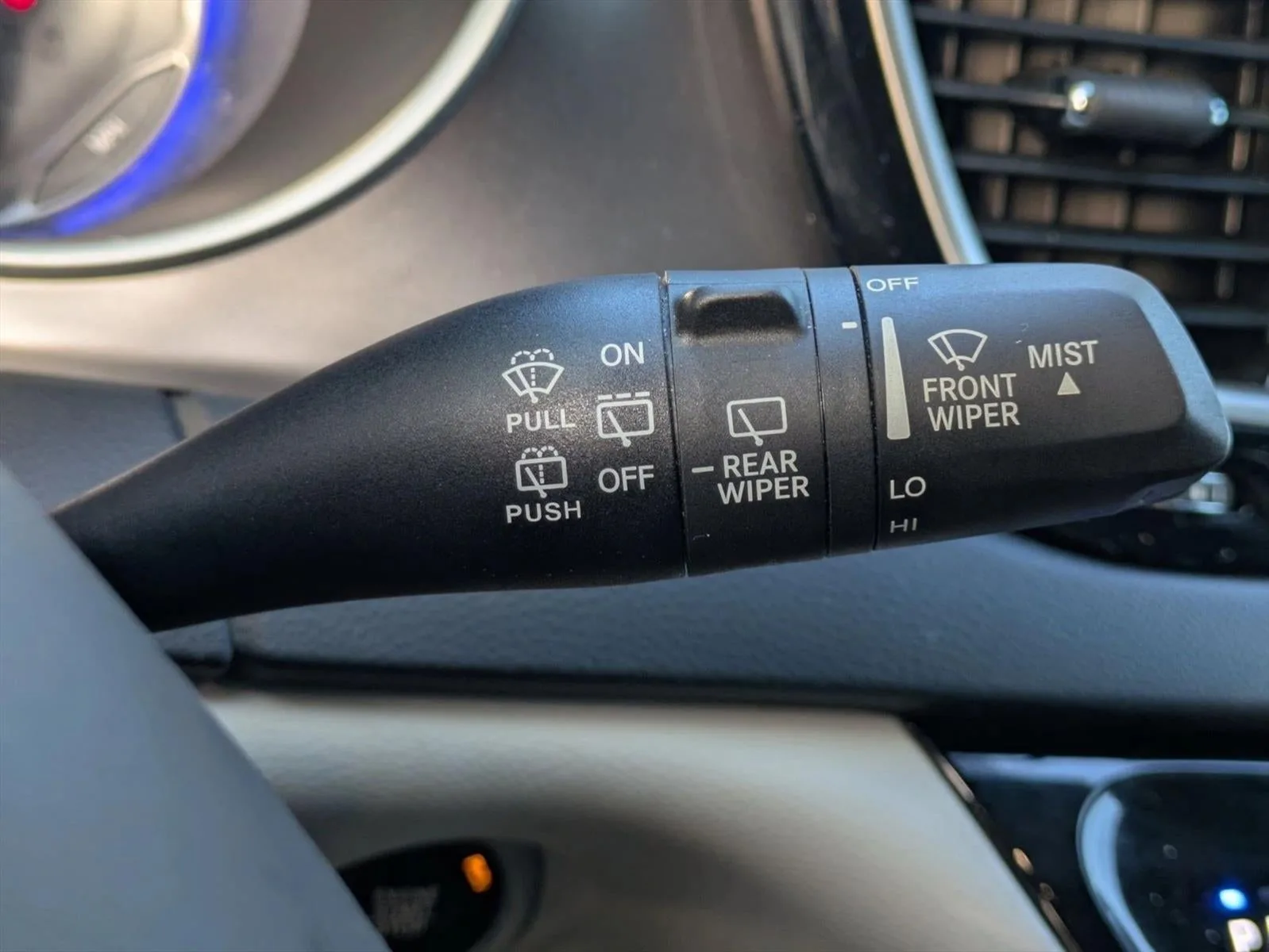 2020 Chrysler Pacifica Touring L Plus FWD photo 7