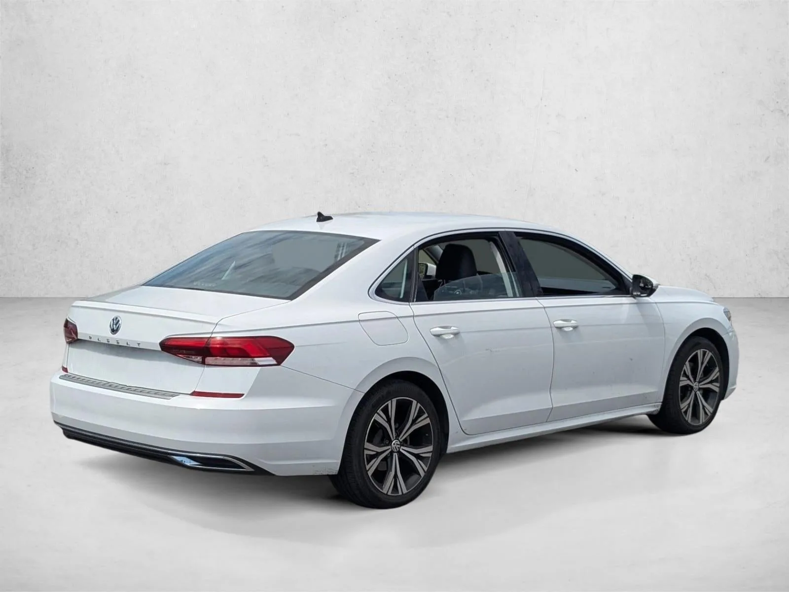 2022 Volkswagen Passat 2.0T SE Auto photo 5