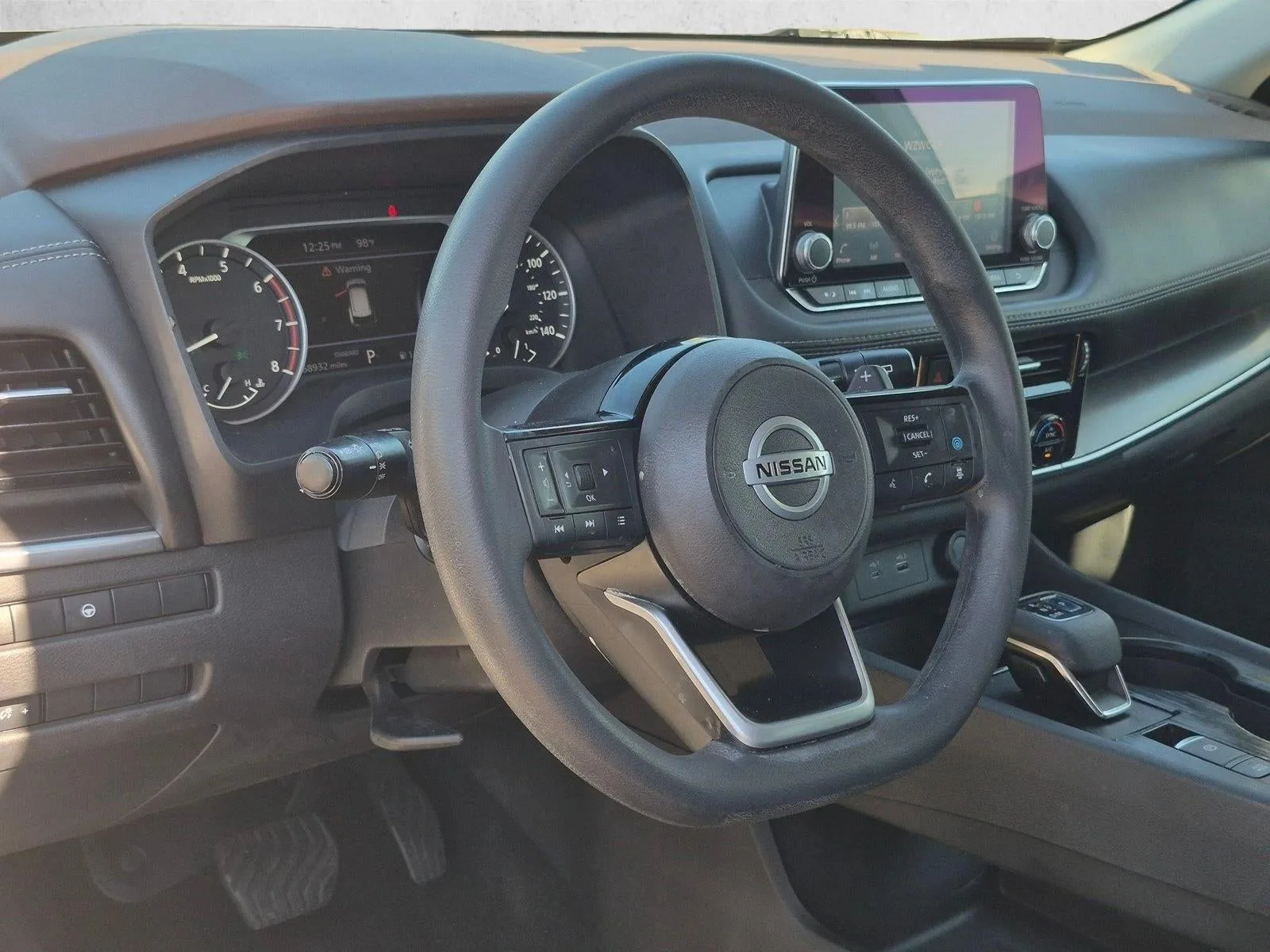2021 Nissan Rogue FWD SV photo 10