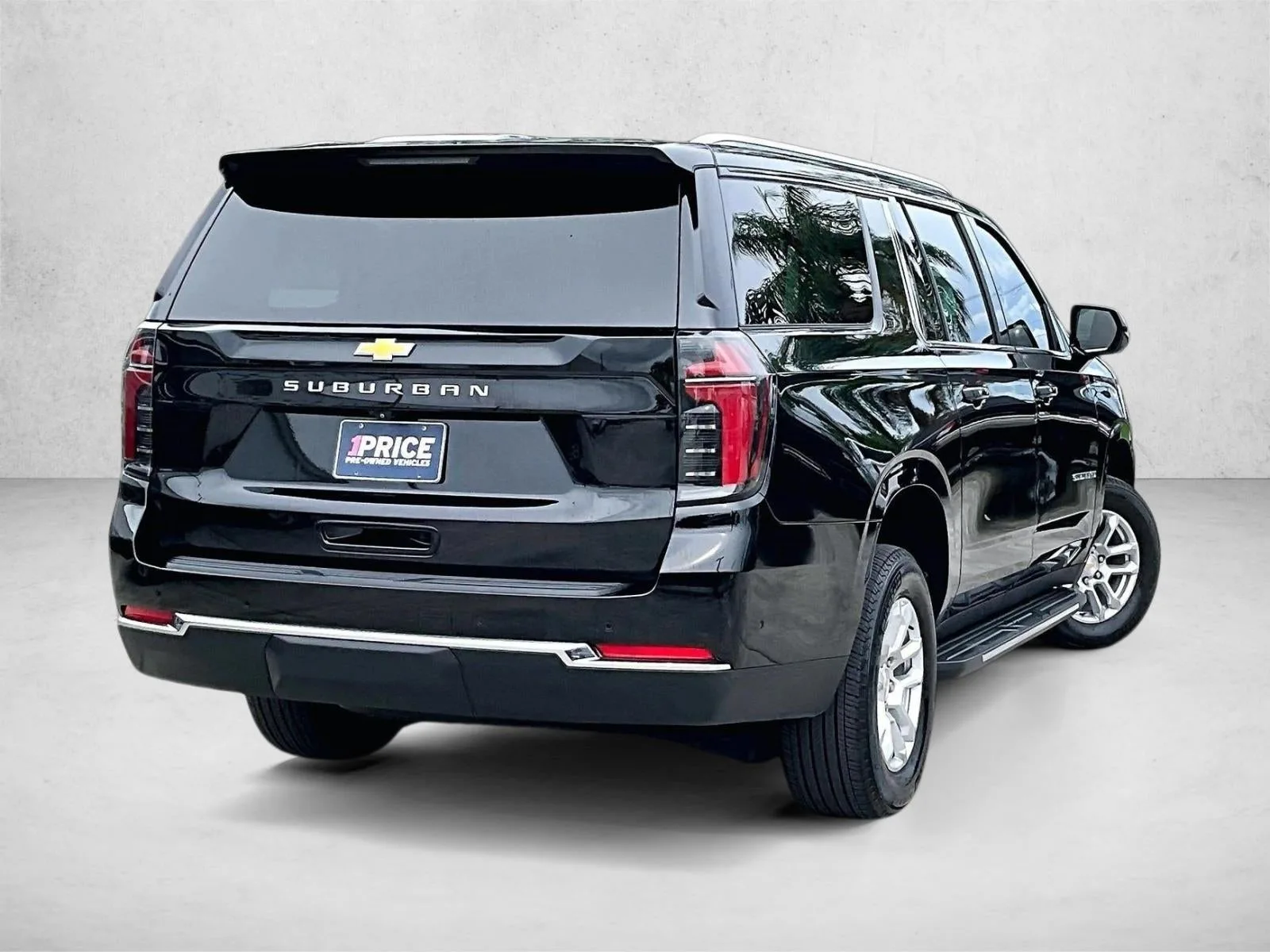 2026 Chevrolet Suburban LS photo 2