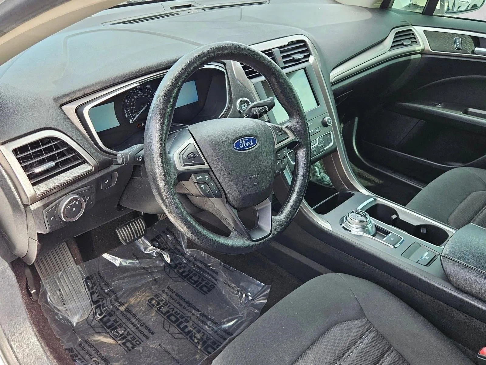 2019 Ford Fusion SE FWD photo 10