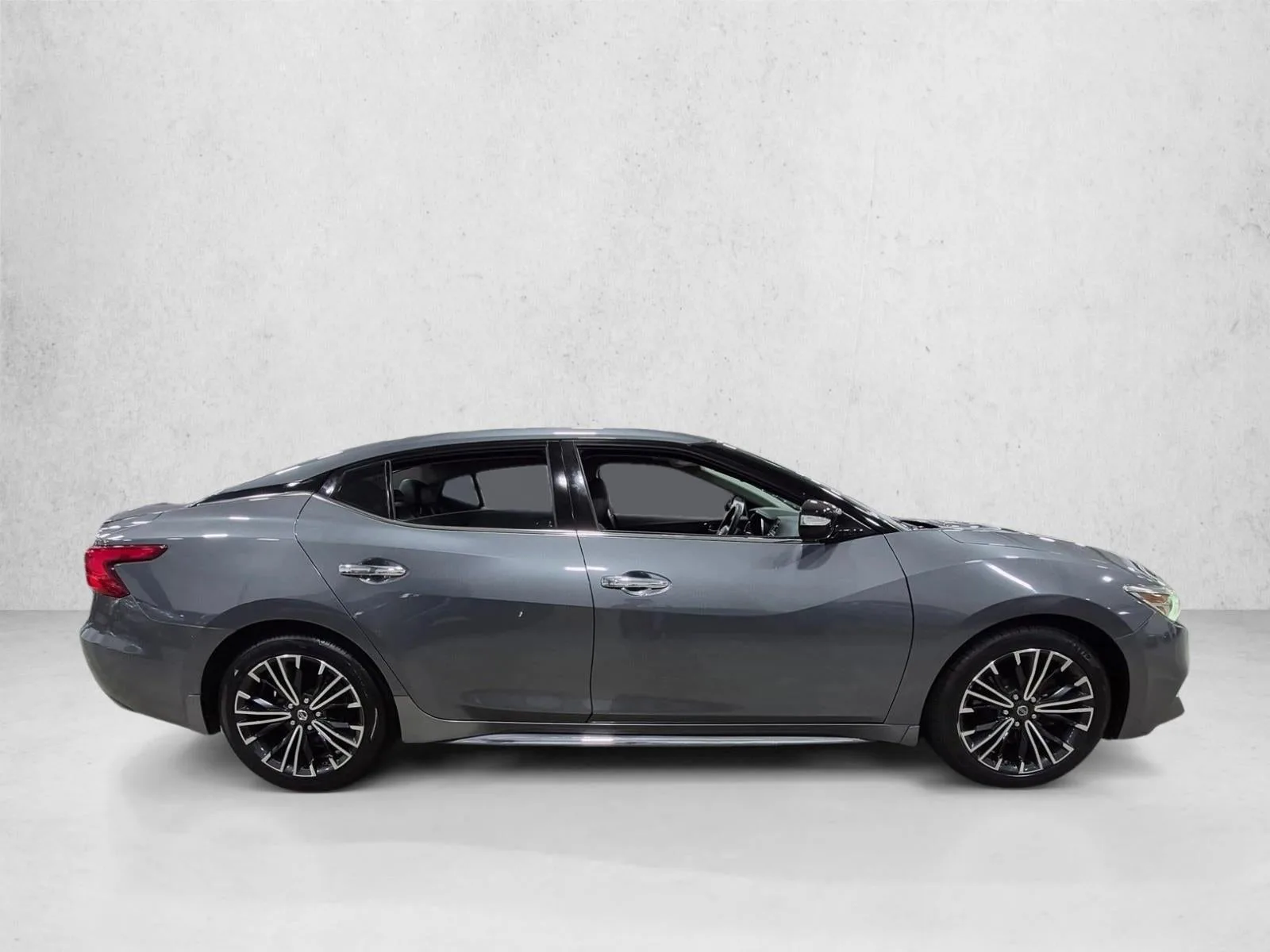 2017 Nissan Maxima SV 3.5L *Ltd Avail* photo 4