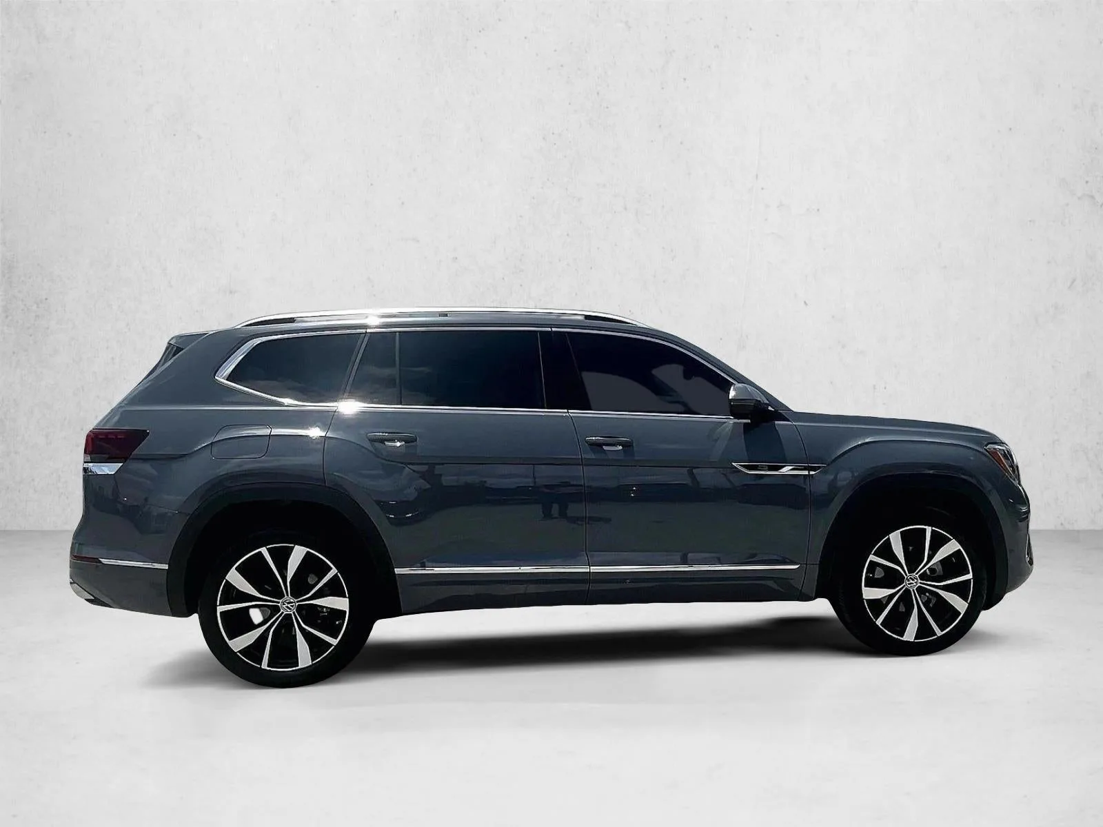 2026 Volkswagen Atlas SEL Premium R-Line photo 5