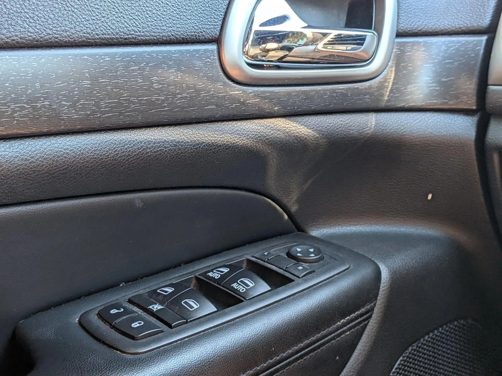 2018 Jeep Grand Cherokee Altitude 4x2 *Ltd Avail* photo 3