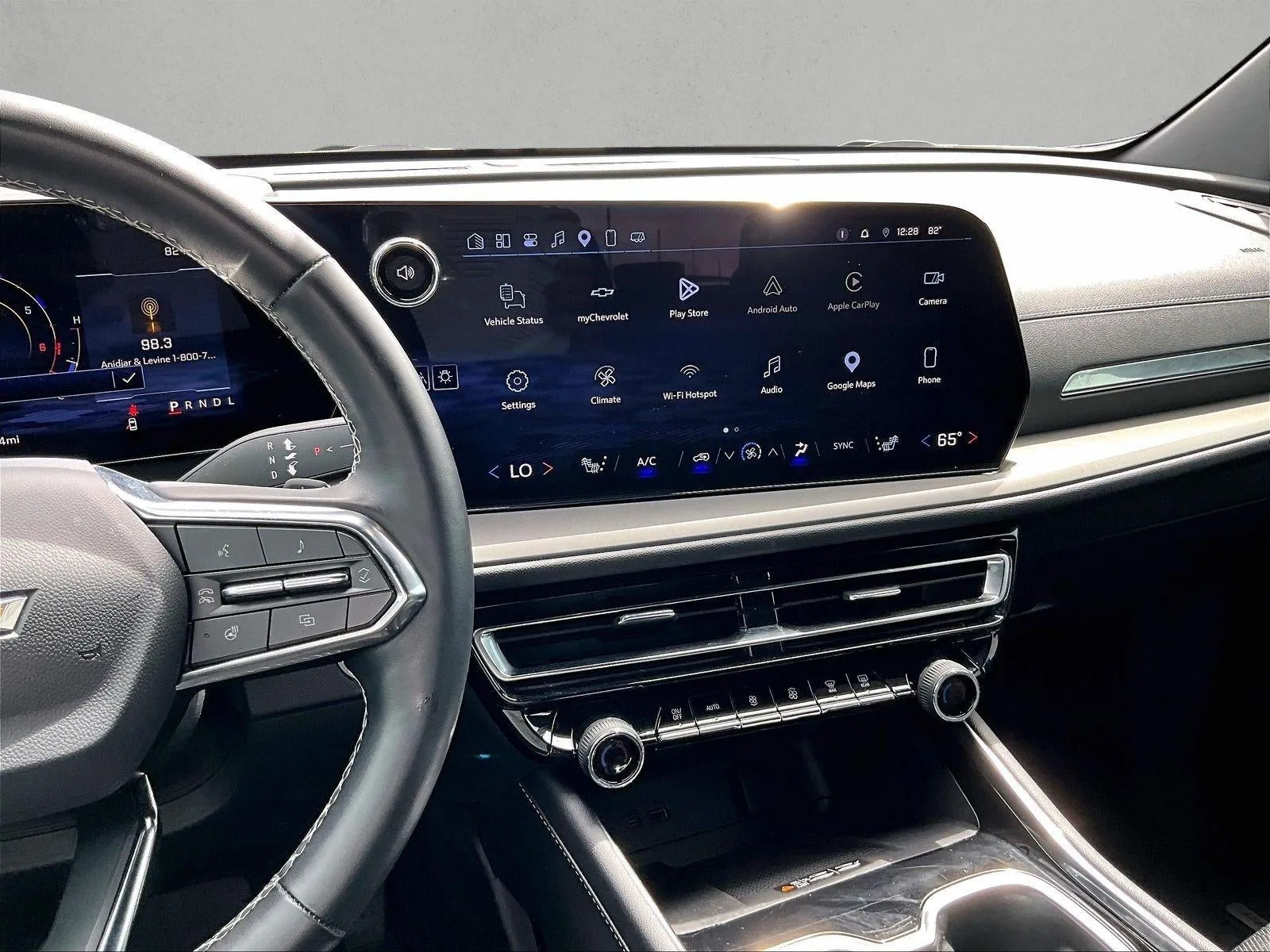 2025 Chevrolet Traverse LT photo 8