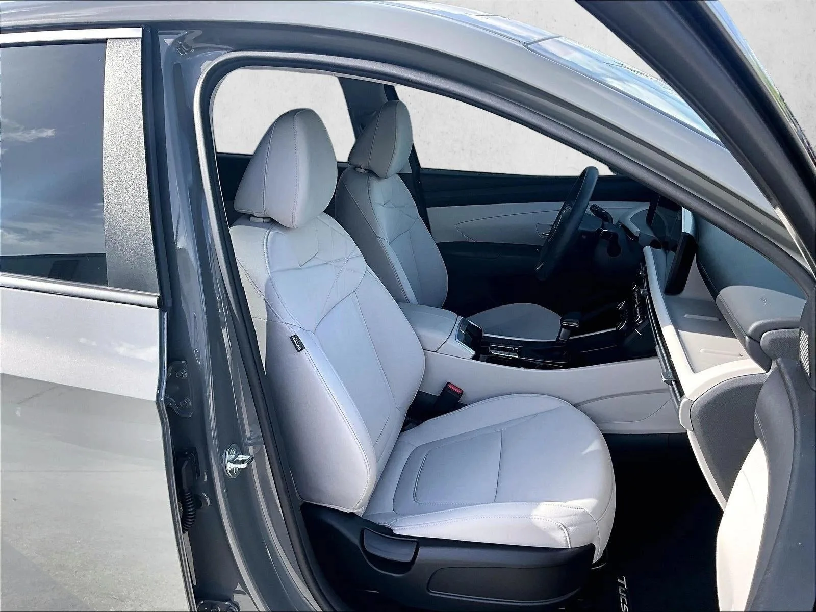 2025 Hyundai Tucson SE photo 9