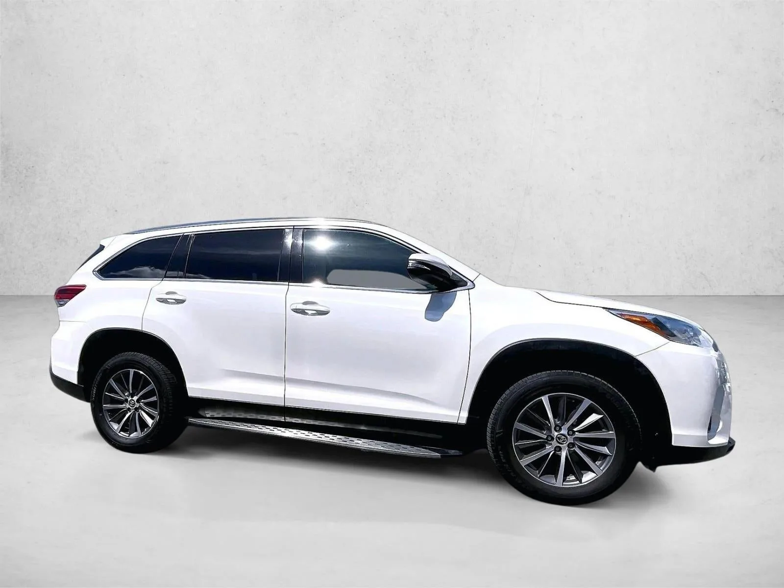 2019 Toyota Highlander XLE photo 5