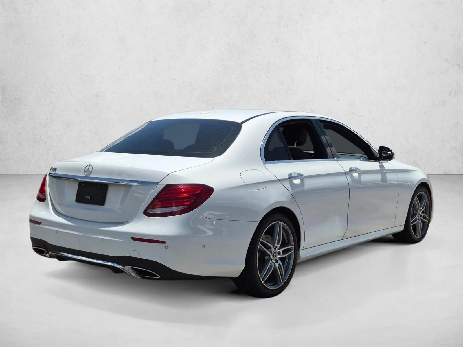 2018 Mercedes-Benz E-Class E 300 RWD Sedan photo 5
