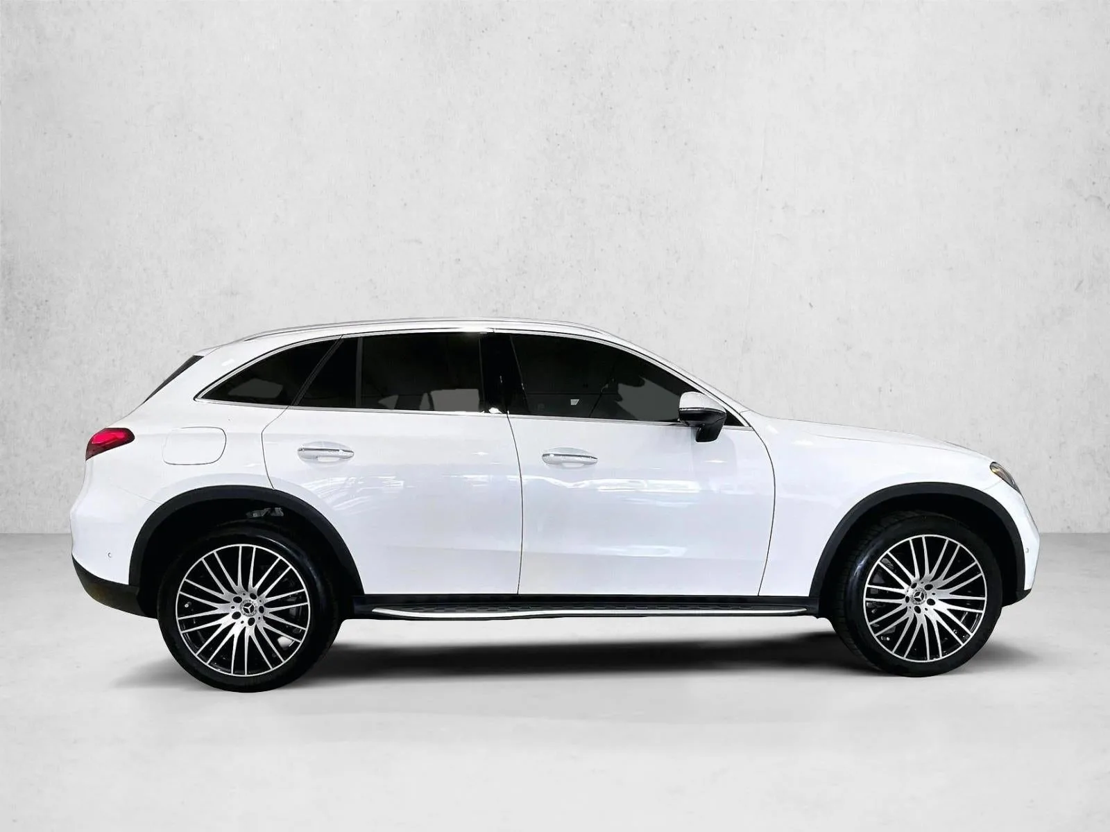 2025 Mercedes-Benz GLC 300 SUV photo 5