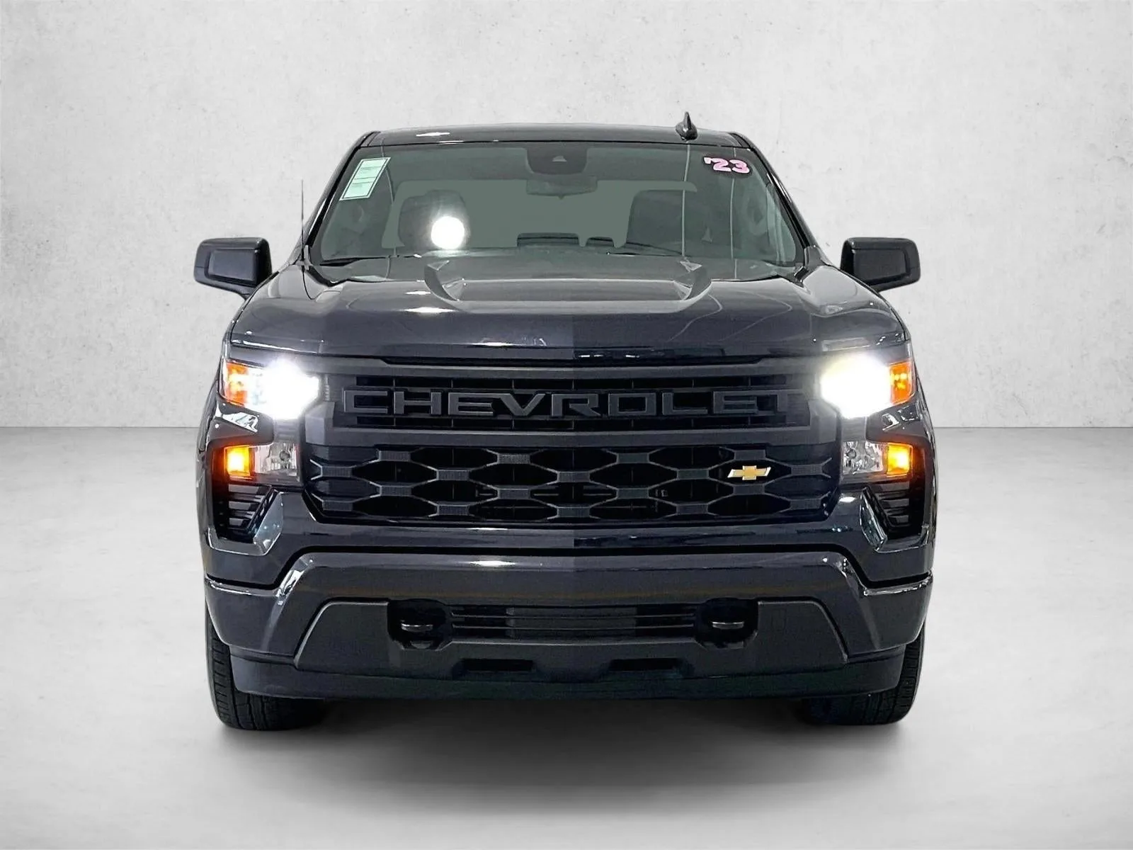 2023 Chevrolet Silverado 1500 Custom photo 3