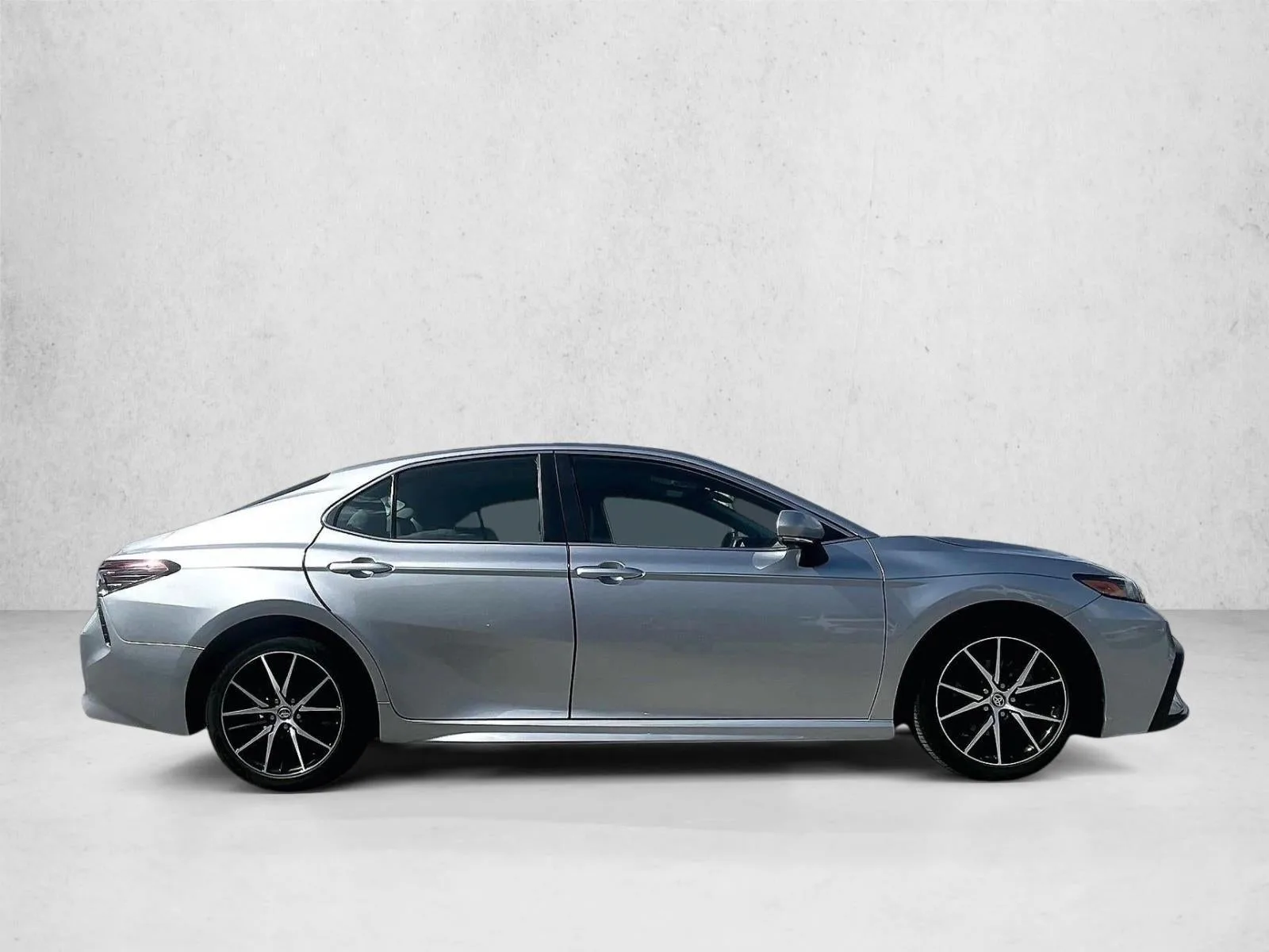 2023 Toyota Camry SE photo 5