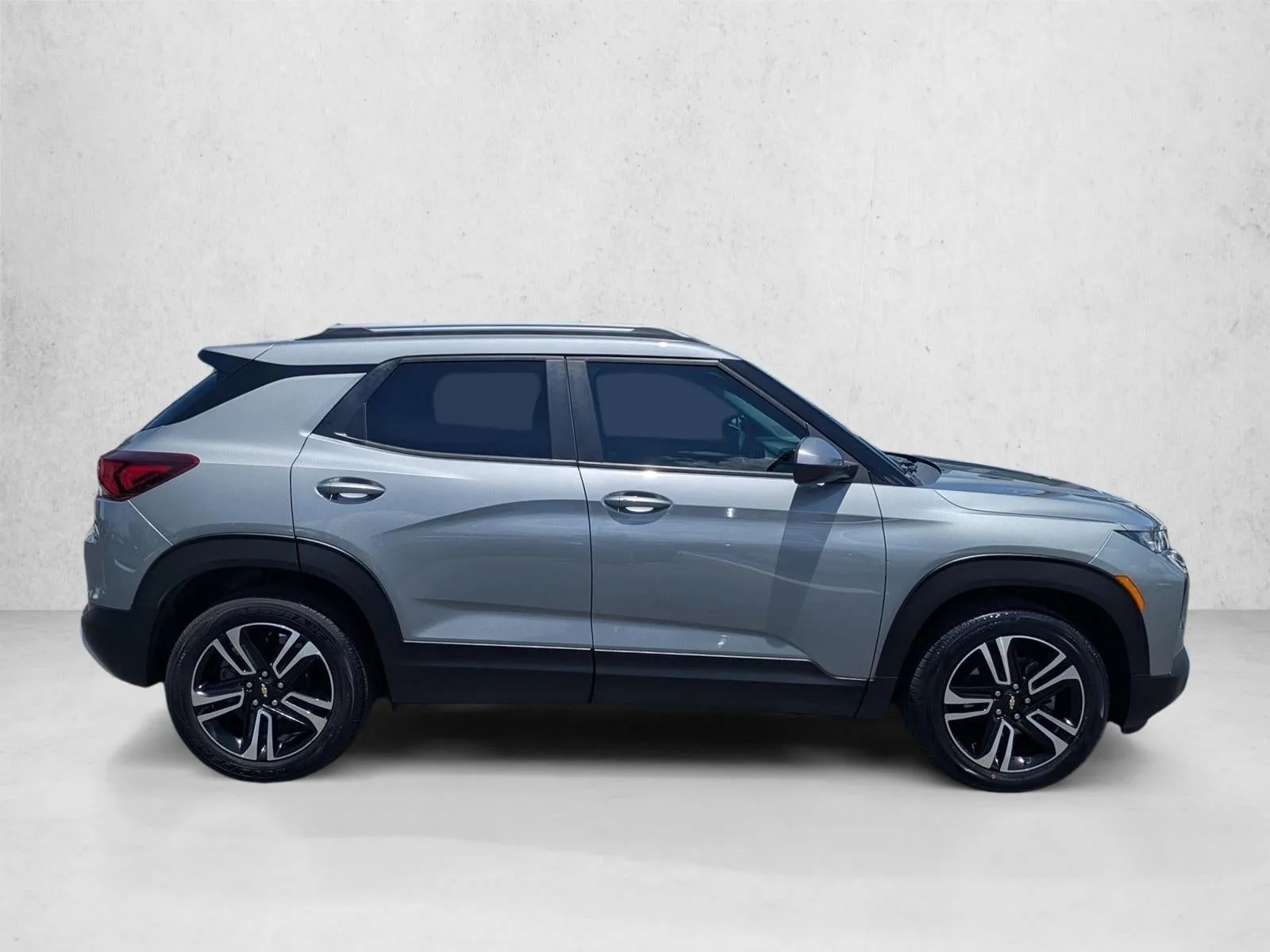 2023 Chevrolet Trailblazer FWD 4dr LT photo 4
