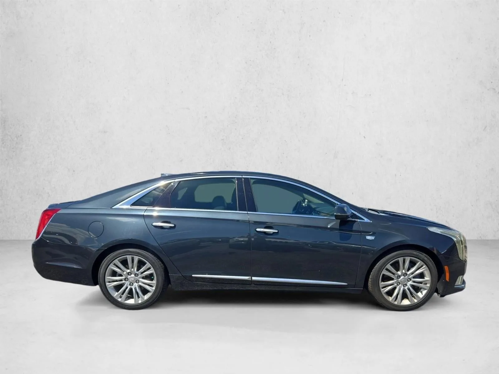 2018 Cadillac XTS Luxury photo 4