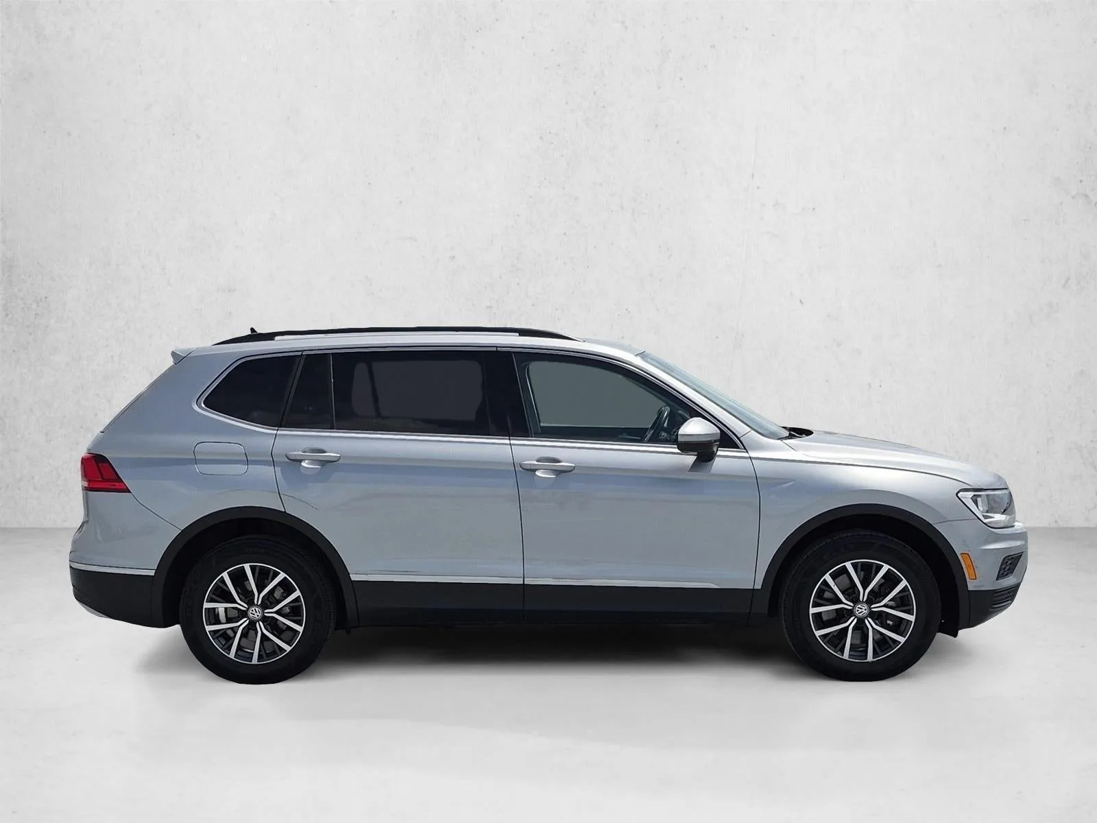 2020 Volkswagen Tiguan 2.0T SE photo 4