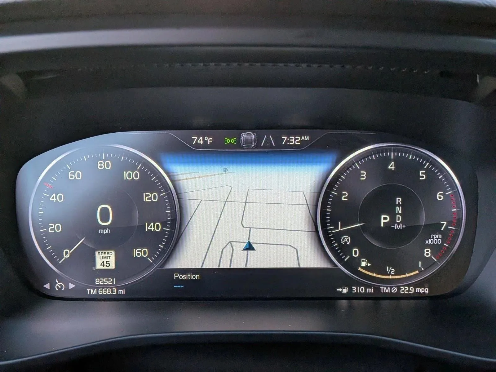 2021 Volvo XC40 T5 AWD R-Design photo 11