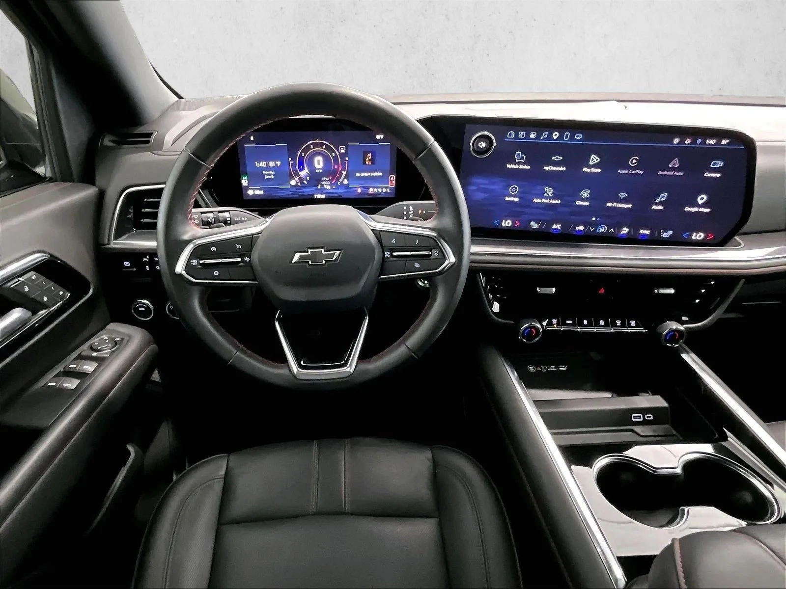 2025 Chevrolet Suburban RST photo 7