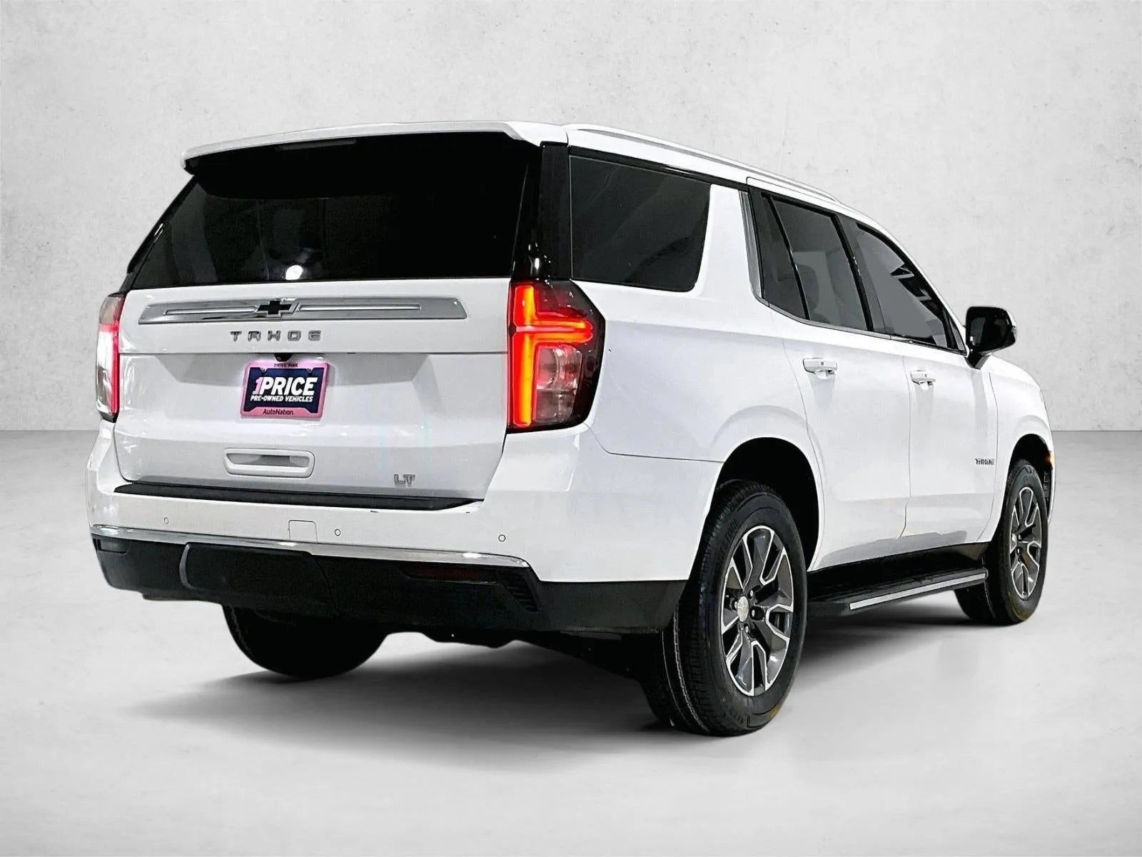 2023 Chevrolet Tahoe LT photo 2