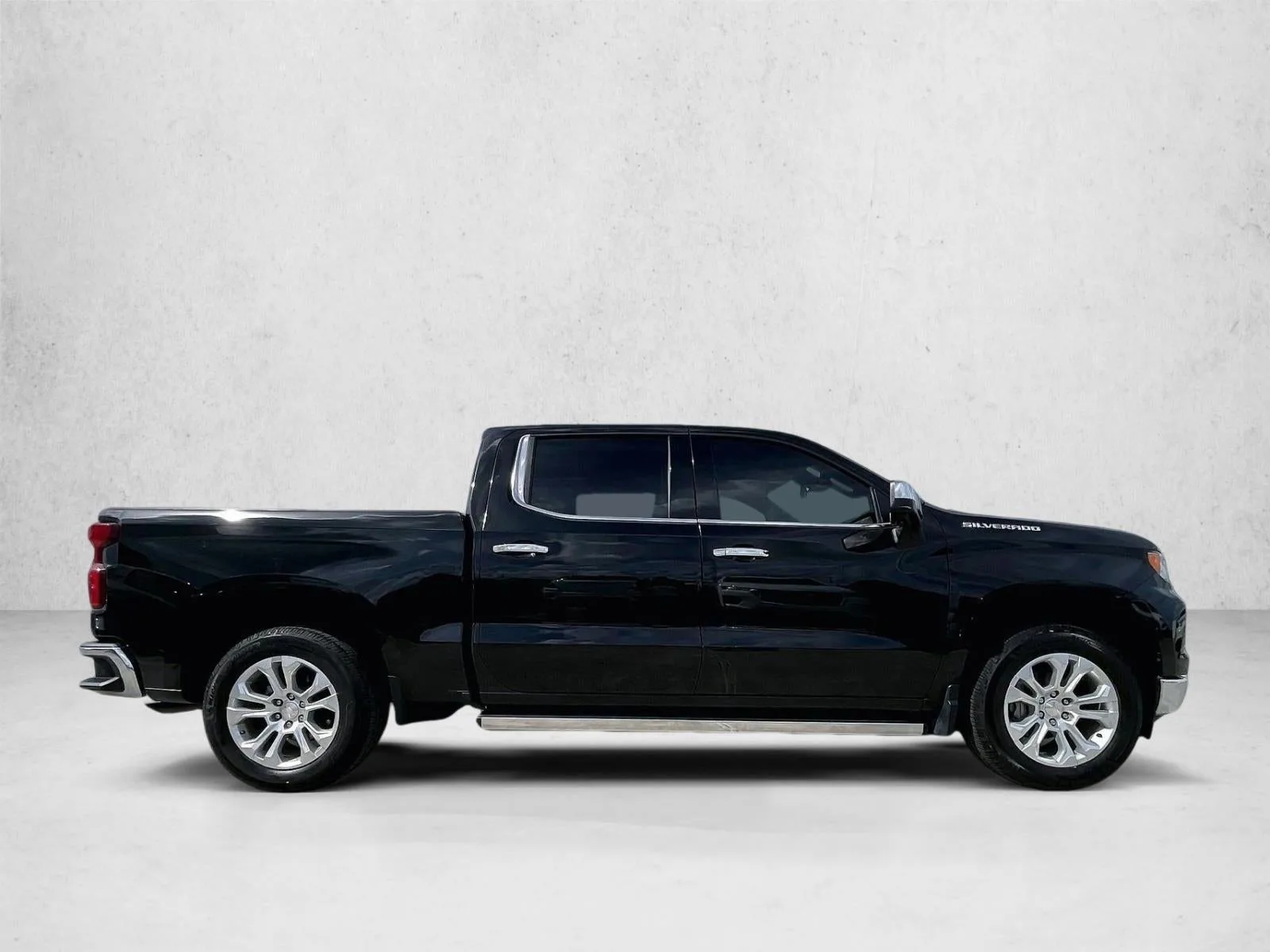 2023 Chevrolet Silverado 1500 LTZ photo 5