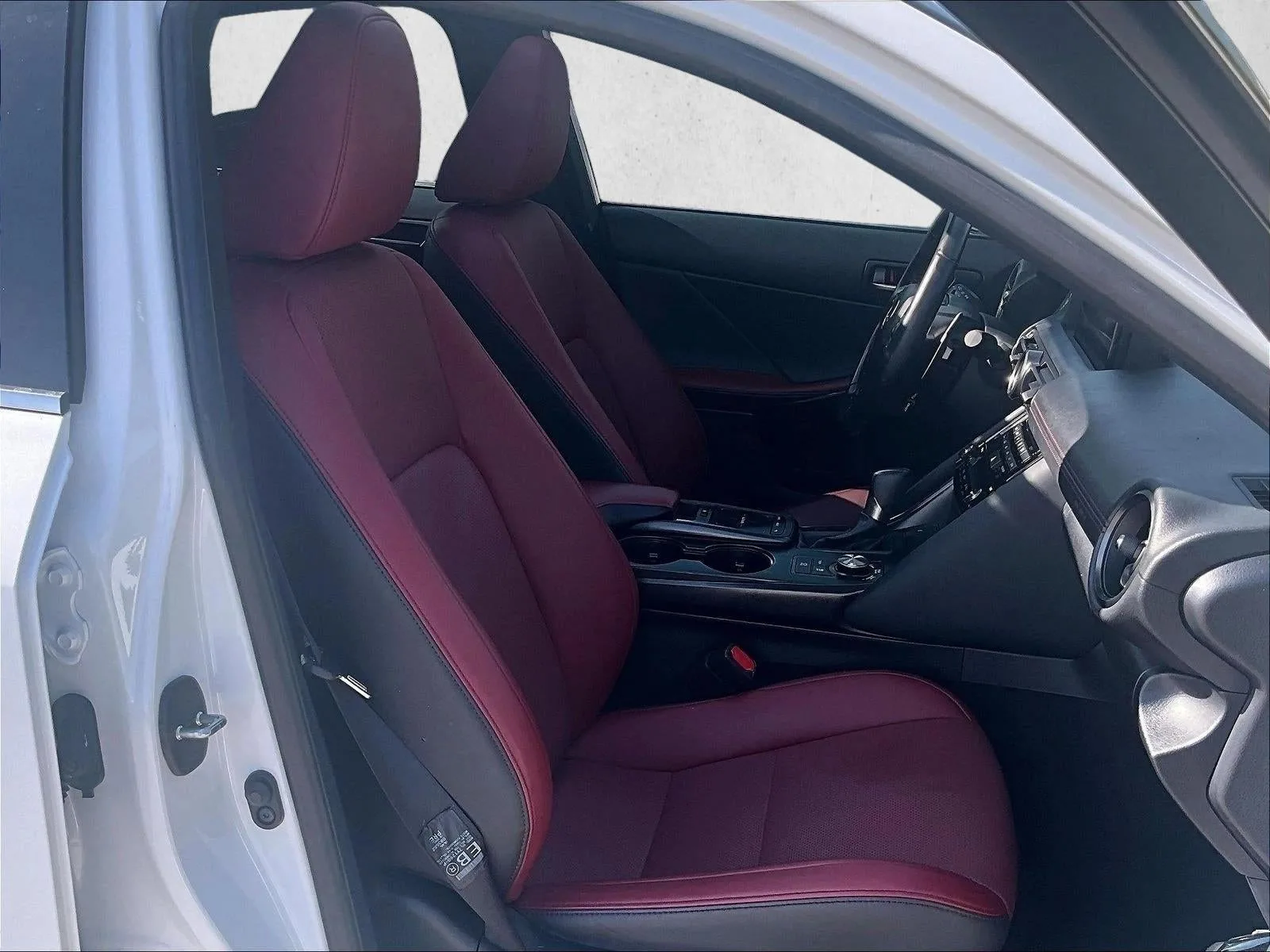 2024 Lexus IS 350 F SPORT Design photo 9