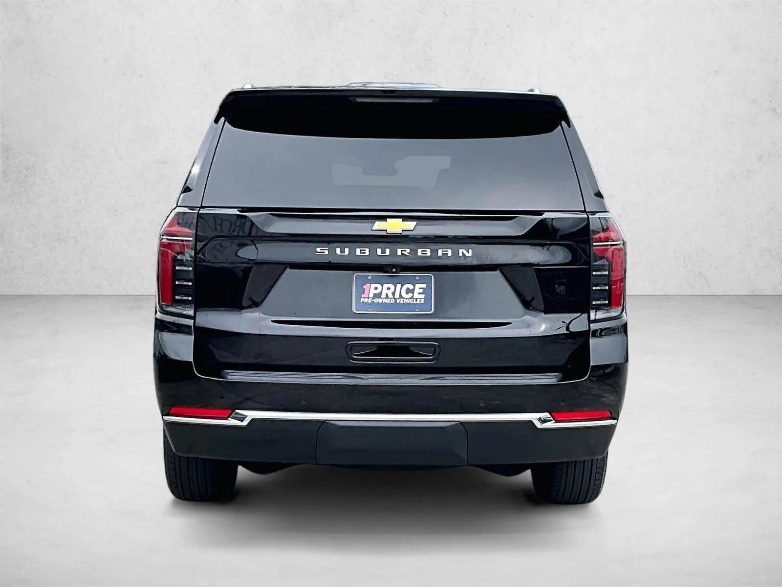 2026 Chevrolet Suburban LS photo 4