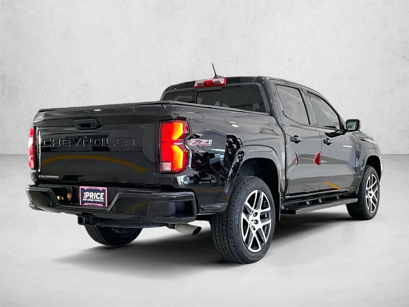 2024 Chevrolet Colorado Z71 photo 2