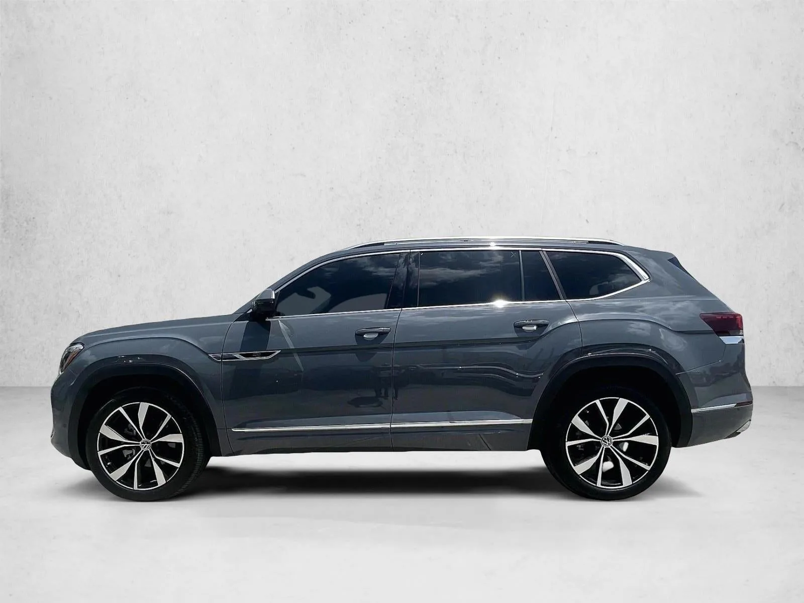2026 Volkswagen Atlas SEL Premium R-Line photo 6